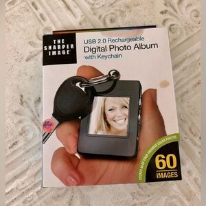 Sharper Image Black USB Digital Photo Album Keychain